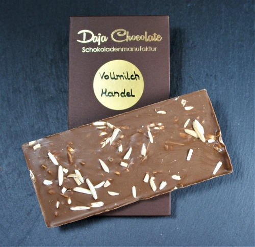 Vollmilch-Mandel-Schokolade Tafel, 100 g.